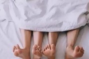 当感情和家庭产生冲突，应该如何抉择？（当感情和家庭产生冲突，应该如何抉择？）