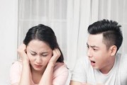 老公出轨背叛我，我该离婚吗？（家庭背叛的痛苦，如何面对？）