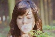 聪明女人恢复感情的10个技巧（以吵架后的冷战为例，从沟通、关心、谅解、改变等方面谈起）