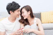 解决夫妻一年冷战的关键方法（如何挽救夫妻关系，重新点亮爱的火花）